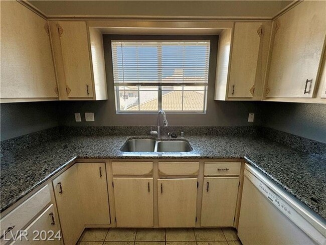 Building Photo - 3BEDROOM CONDO IN 89108