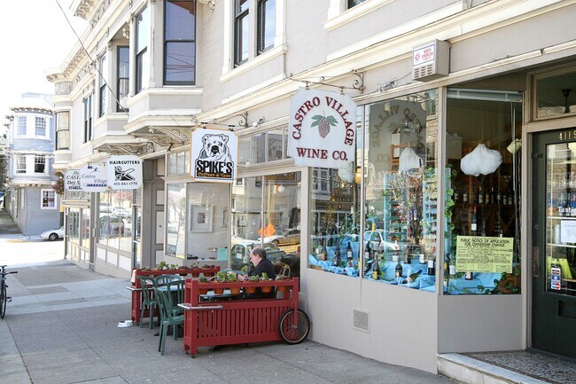 Building Photo - 336 Castro St