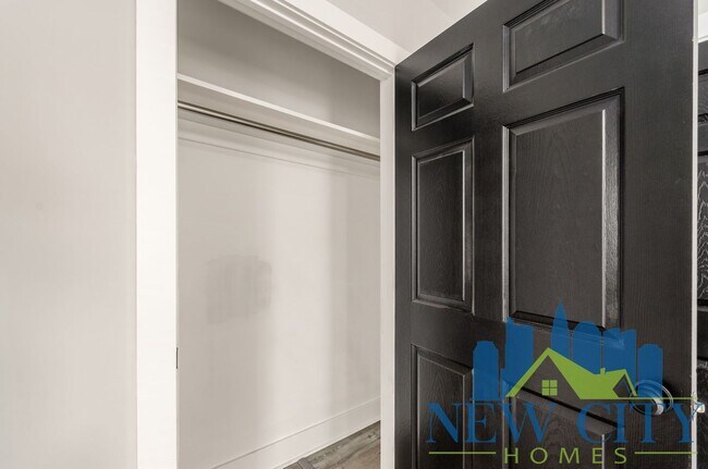 Building Photo - WAIVED $100 ADMIN FEE CALL TODAY!  Newly U...