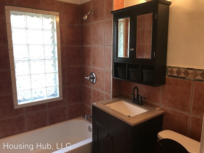 Building Photo - 3 br, 1 bath House - 3250 Humboldt Ave N