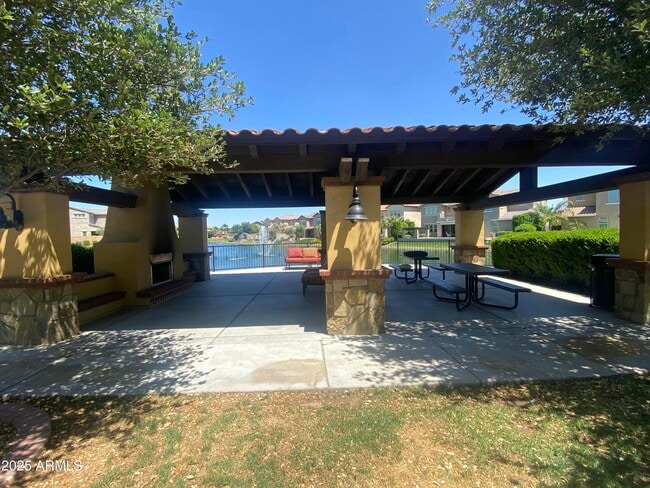 Building Photo - 4077 S Sabrina Dr