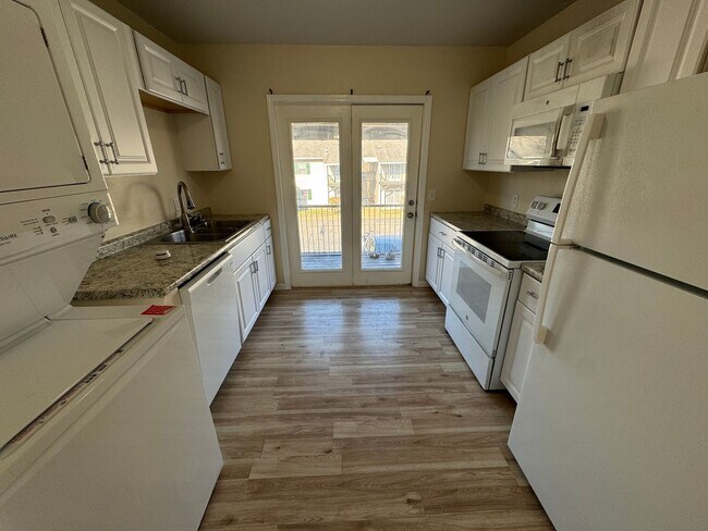 Building Photo - 2 Bedroom 1 Bath Condo Style Apartment