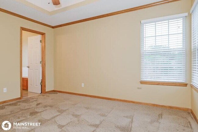 Building Photo - 1608 Tyler Dr, Raymore, MO 64083