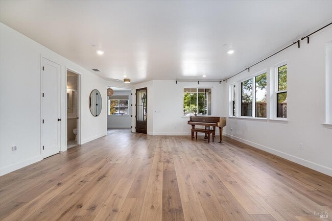 Building Photo - 1980 Bent Tree Pl