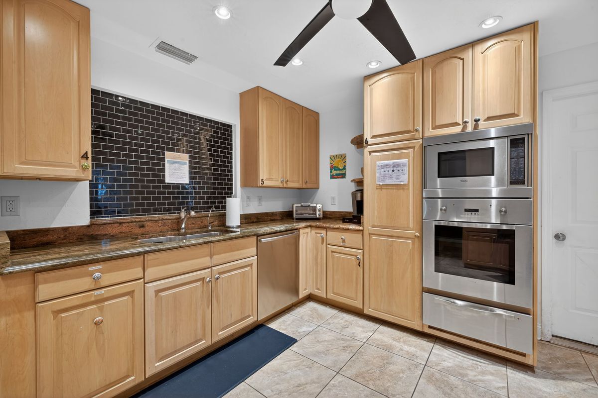 Building Photo - 1781 Coral Point Dr