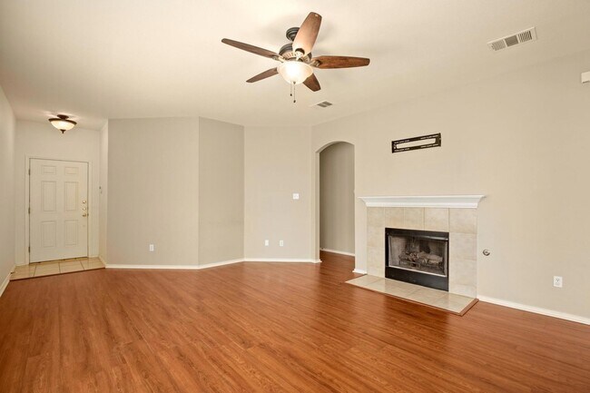 Building Photo - 148 Pecanwood N