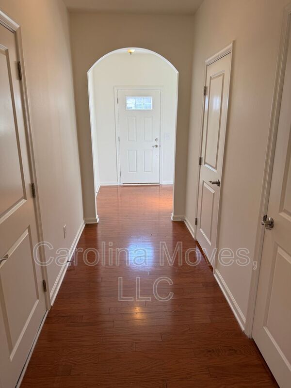 Building Photo - 405 Christiane Way