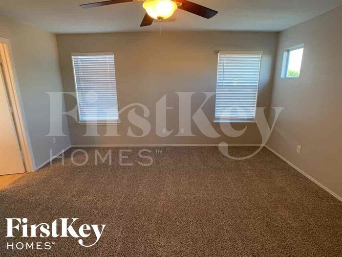 Building Photo - 2026 Cold River Dr