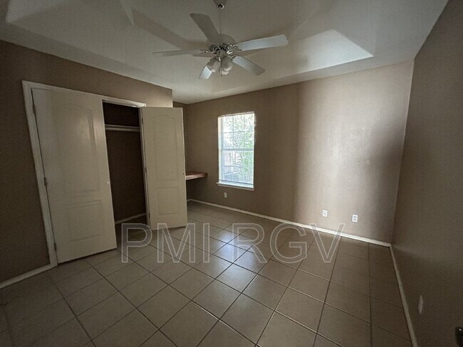 Building Photo - 3113 Carson St