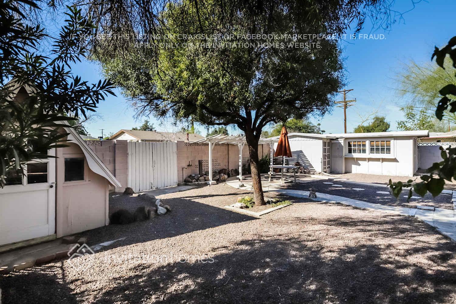 Building Photo - 2133 W Palmaire Ave