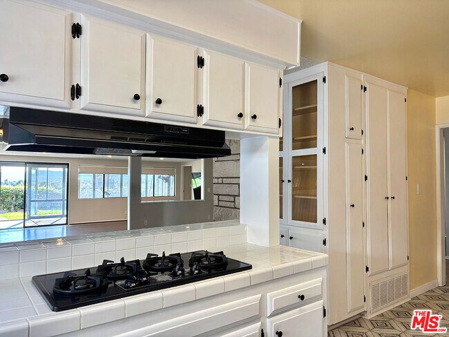 Building Photo - 16312 Itasca St