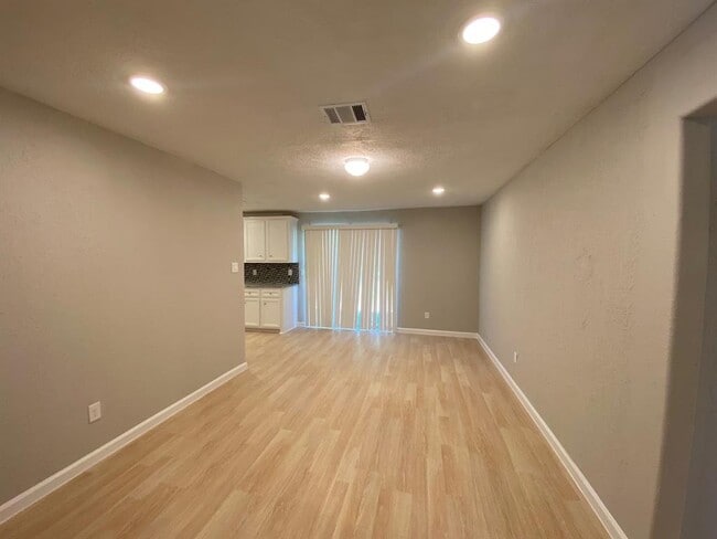 Building Photo - 14311 Waterloo Dr