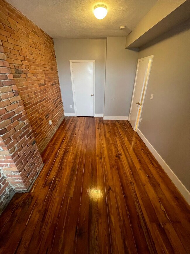 Building Photo - 1277mas