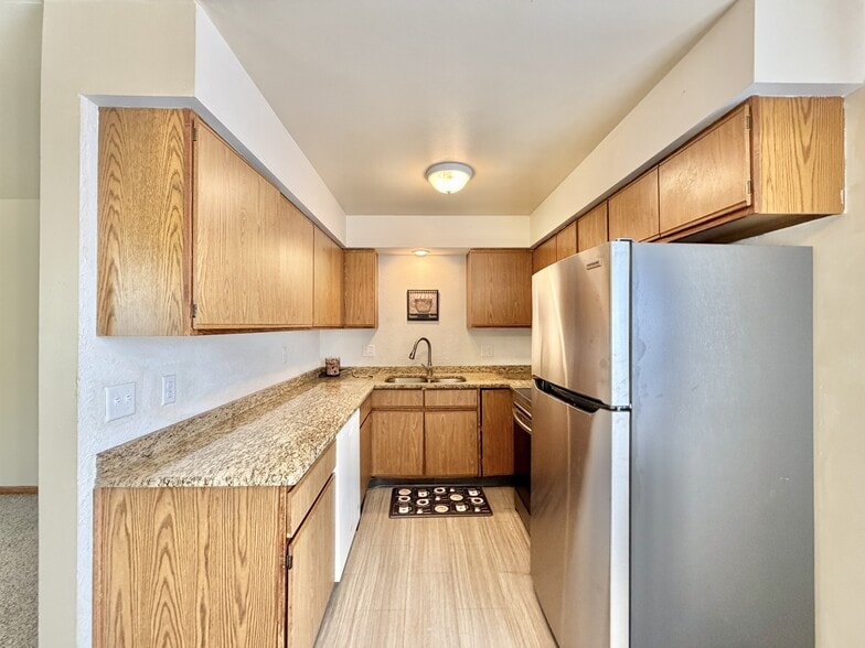 Building Photo - 2658 Chesapeake Dr