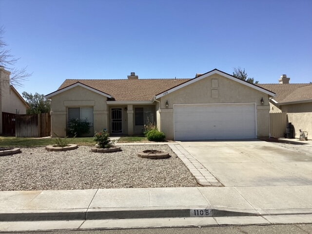 Primary Photo - "Charming 3-Bed Oasis with Cozy Fireplace ...