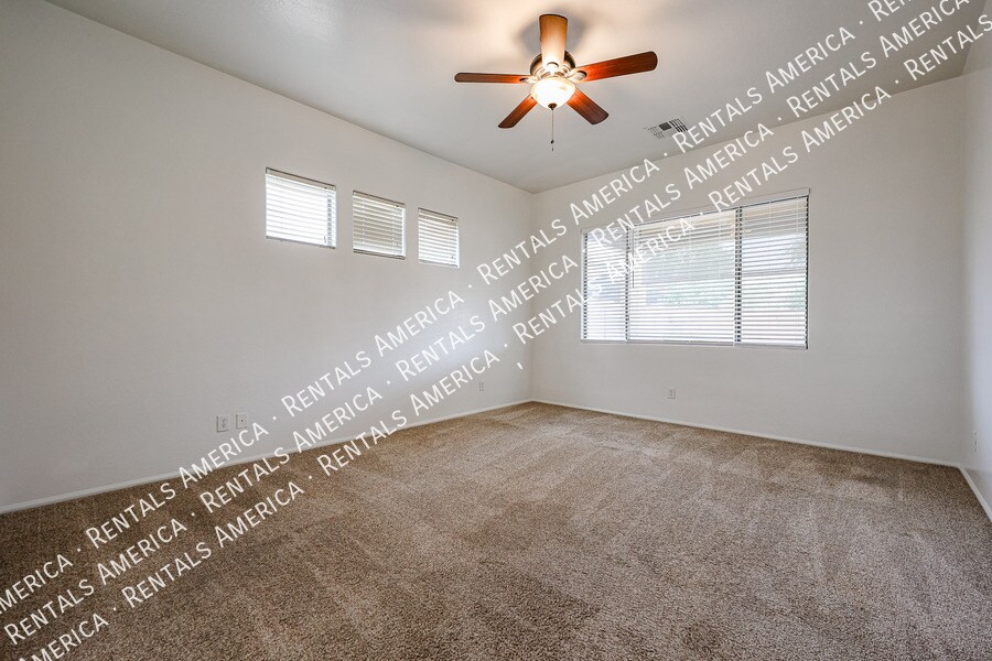 Building Photo - 6274 S View Ln