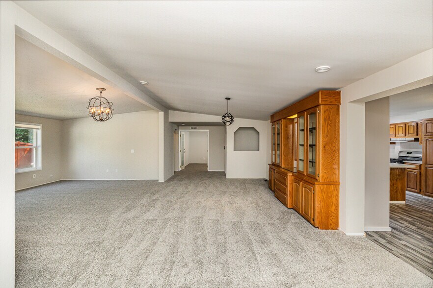 Building Photo - 15832 18th Pl W