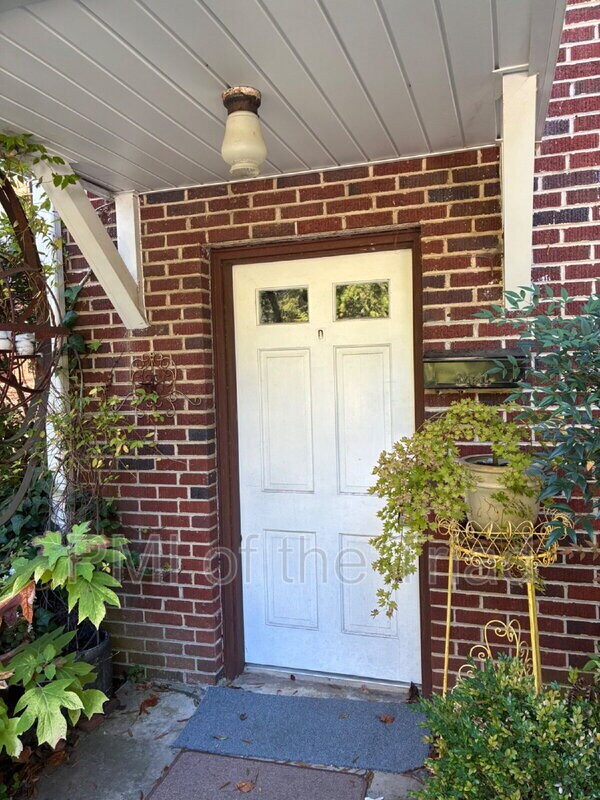 Building Photo - 915 Carolina Ave NW