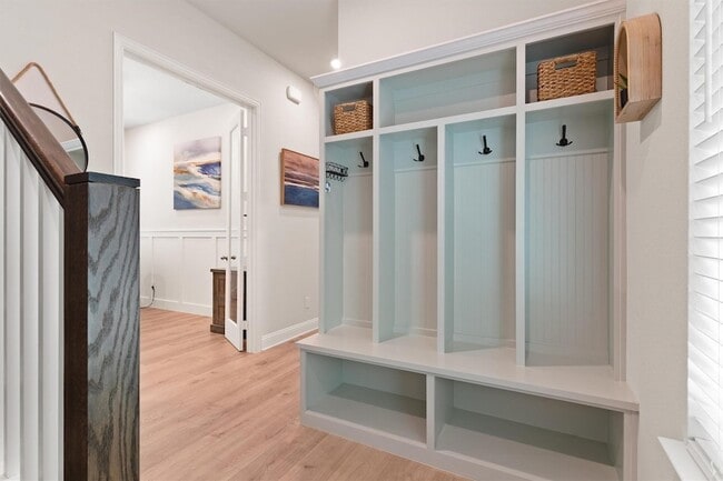 Building Photo - 7309 Sunset Blvd