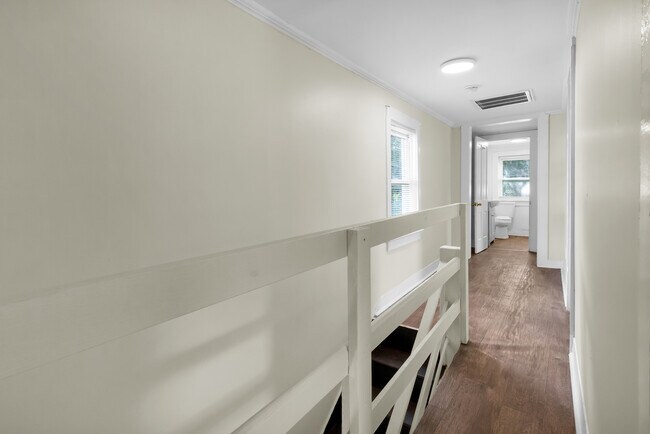 Building Photo - 617 1st Ave