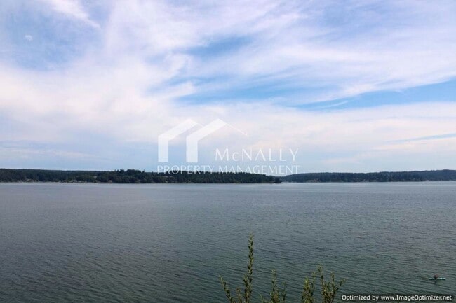 Building Photo - Waterfront Cottage with Views and beach ac...