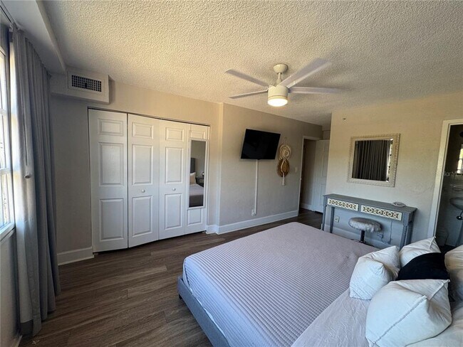 Building Photo - 3315 58th Ave S