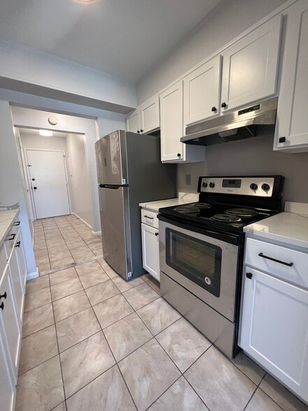 Building Photo - 300 Seaside Ave