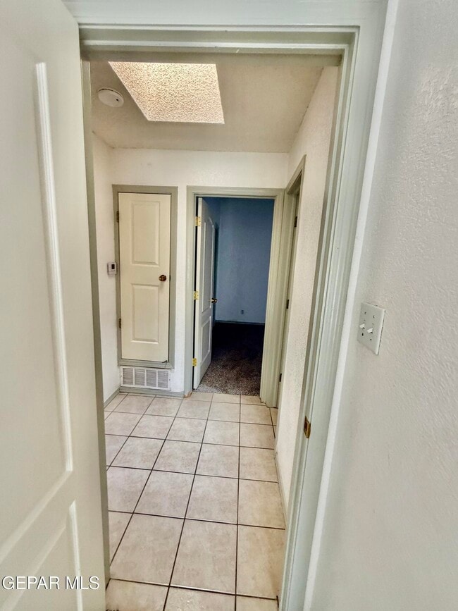 Building Photo - 1468 Plaza Verde Dr