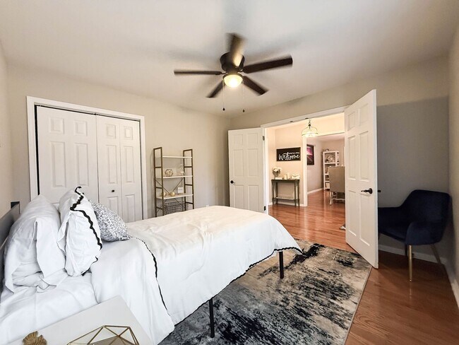 Building Photo - NO APPLICATION FEE FOR 72 HOURS! Spacious Fully-Furnished 5-Bedroom Home | Mid-Term Rental in Gre...