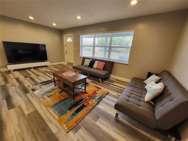 Building Photo - 5624 Lime Way