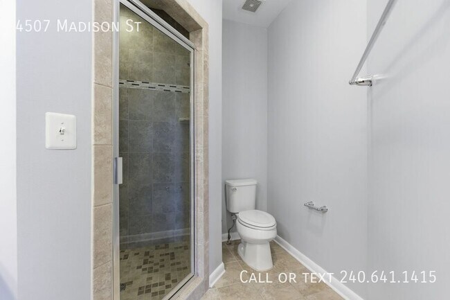 Building Photo - 4507 Madison St