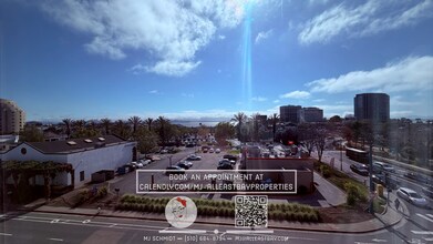 Building Photo - Beautiful two-story residence with 2 bedrooms, 2 bathrooms and balcony with views of the city loc...