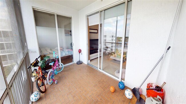 Building Photo - 10730 NW 66th St