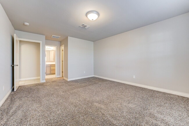 Building Photo - 806 Barbaroot Dr