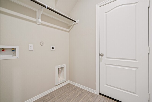 Building Photo - 10714 Catclaw Ct