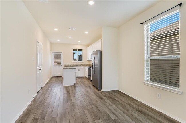 Building Photo - 216 The Duke Dr