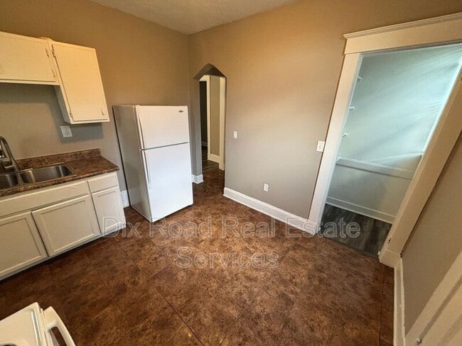 Building Photo - 1026 Del Monte Pl