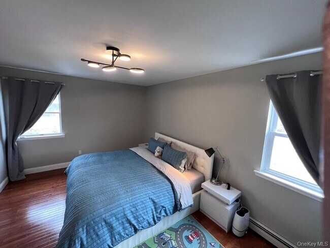 Building Photo - 265 Old Field Ct