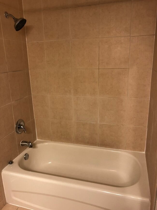 Building Photo - 6 S Laflin St