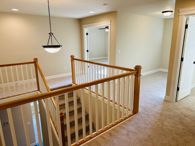 Building Photo - Beautiful Custom Felida Home