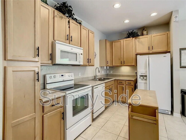 Building Photo - 2390 Caravelle Cir