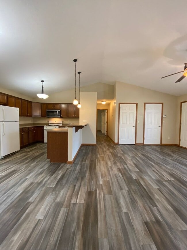 Building Photo - 3 Bedroom Home in Jimtown Schools!