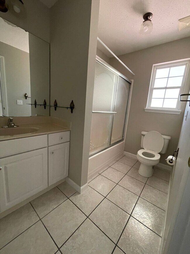 Building Photo - 4 Bed 3 Bath For Rent in Troy, MO