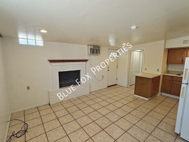 Building Photo - 3020 N Park Ave