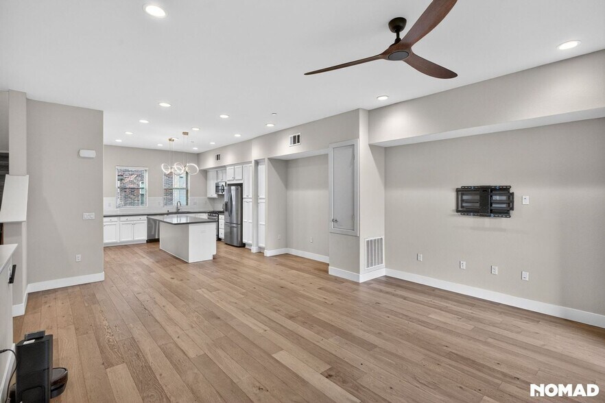 Building Photo - 1737 Houret Ct