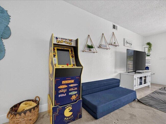 Building Photo - 354 Billfish Ave