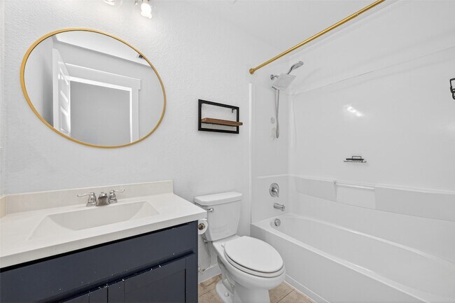 Building Photo - 16307 Rockdale Landing Dr