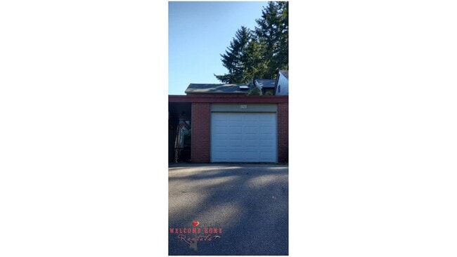 Primary Photo - 2 bedroom townhome condo with AMAZING view...
