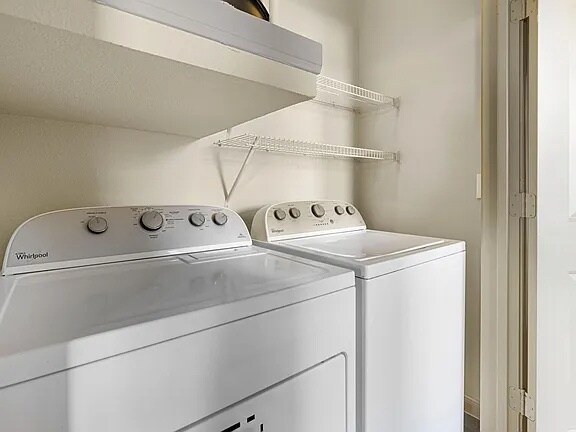Building Photo - Live in Richmond – Get 1 Month Free Rent!