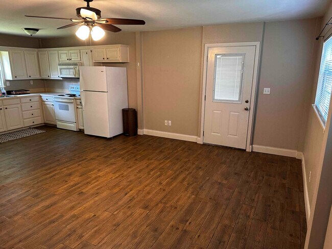 Building Photo - 11773 County Rd 140